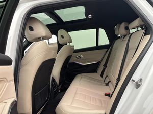 BMW 330 bild 12