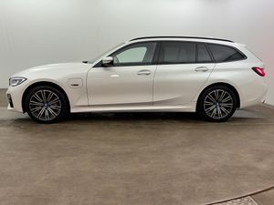 BMW 330 bild 3