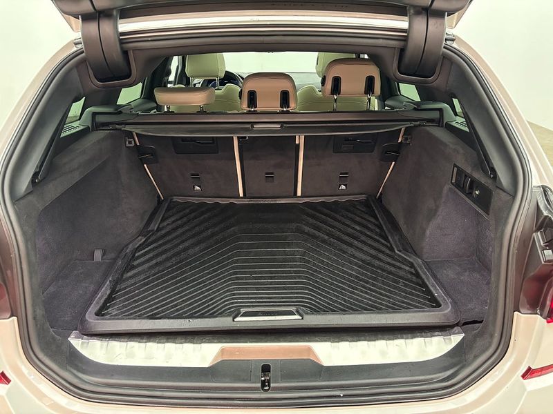 BMW 330 bild 11