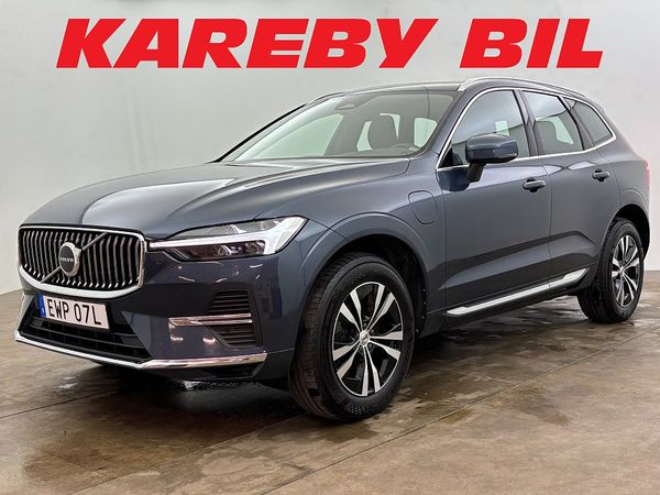 Volvo XC60 Recharge T6 AWD Core 350hk Panorama Backkamera Drag - 2024