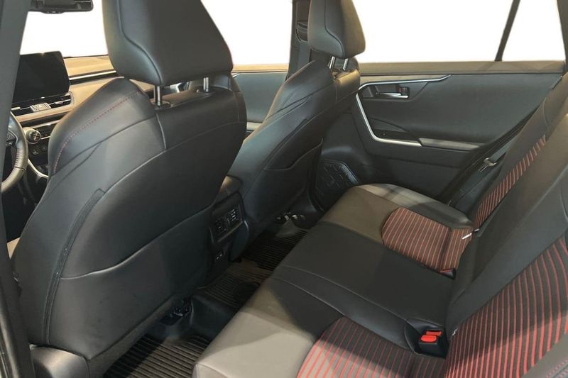 Toyota RAV4 bild 13
