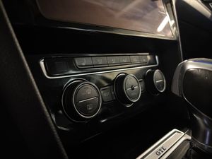 Volkswagen Passat bild 18
