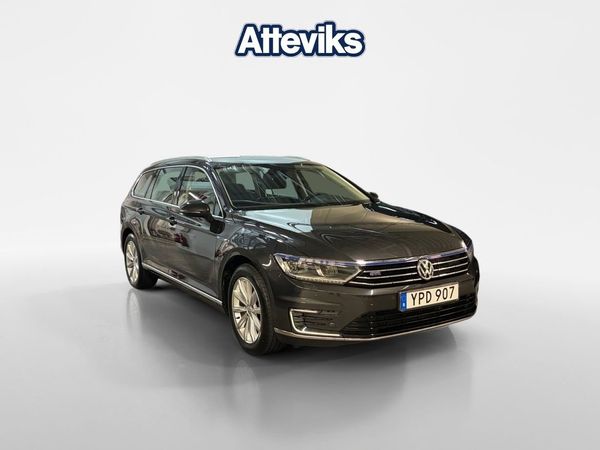 Volkswagen Passat GTE / Alcantra/läder / Farthållare - 2018