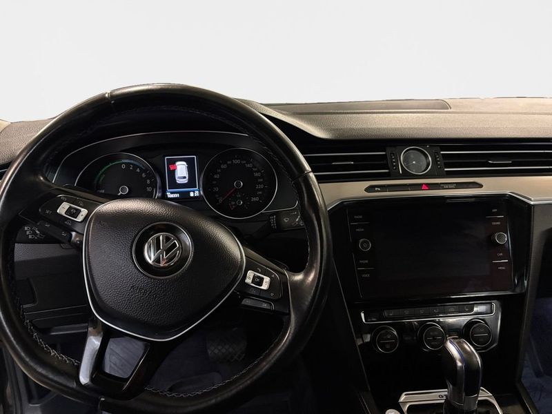 Volkswagen Passat bild 11