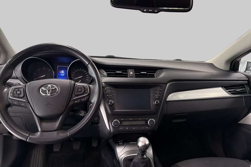 Toyota Avensis bild 10