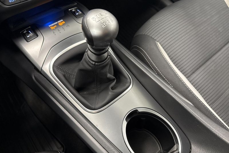 Toyota Avensis bild 13