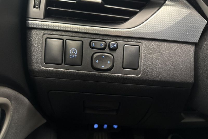 Toyota Avensis bild 18