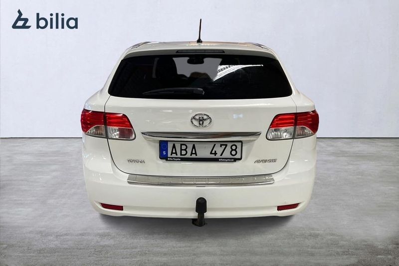 Toyota Avensis bild 5