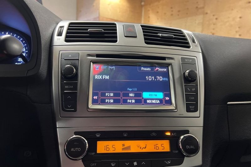 Toyota Avensis bild 15