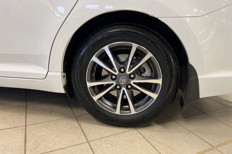 Toyota Avensis bild 17