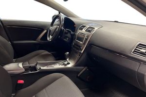 Toyota Avensis bild 7