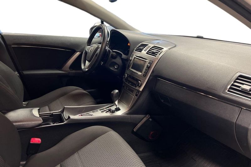 Toyota Avensis bild 7