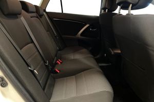 Toyota Avensis bild 9