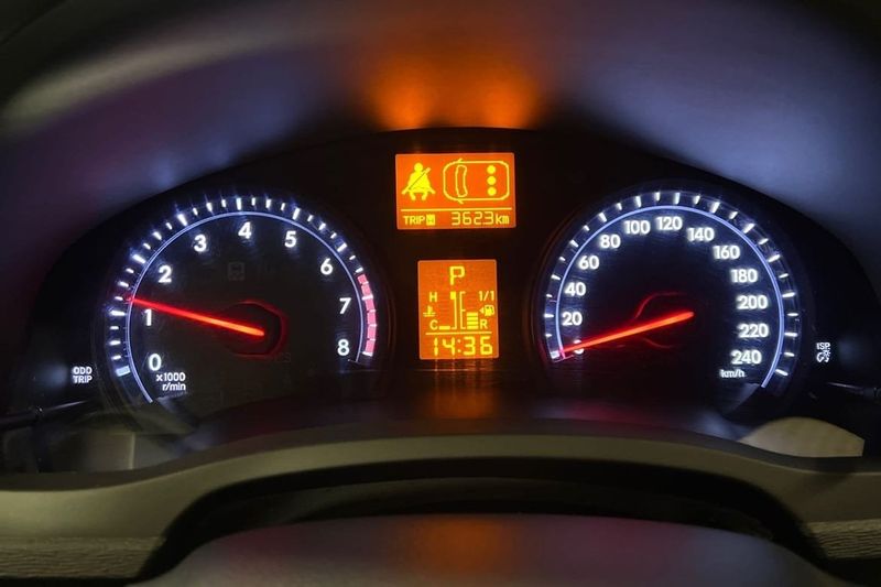 Toyota Avensis bild 16