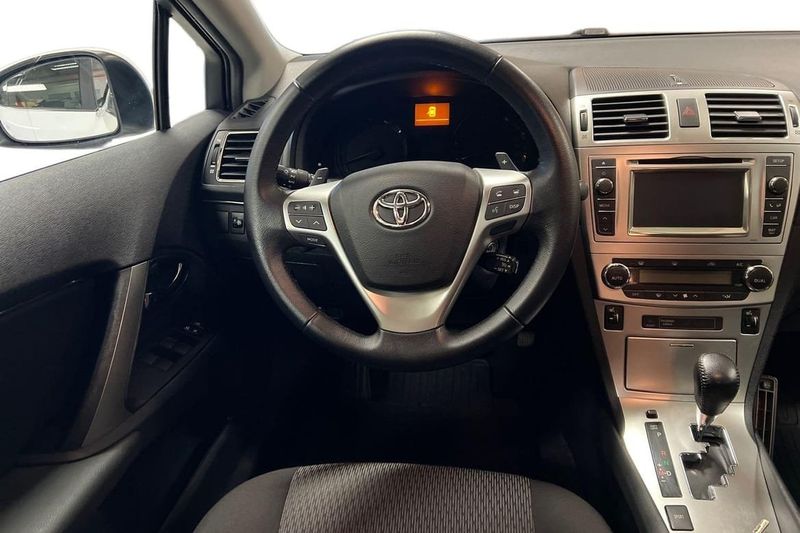 Toyota Avensis bild 11
