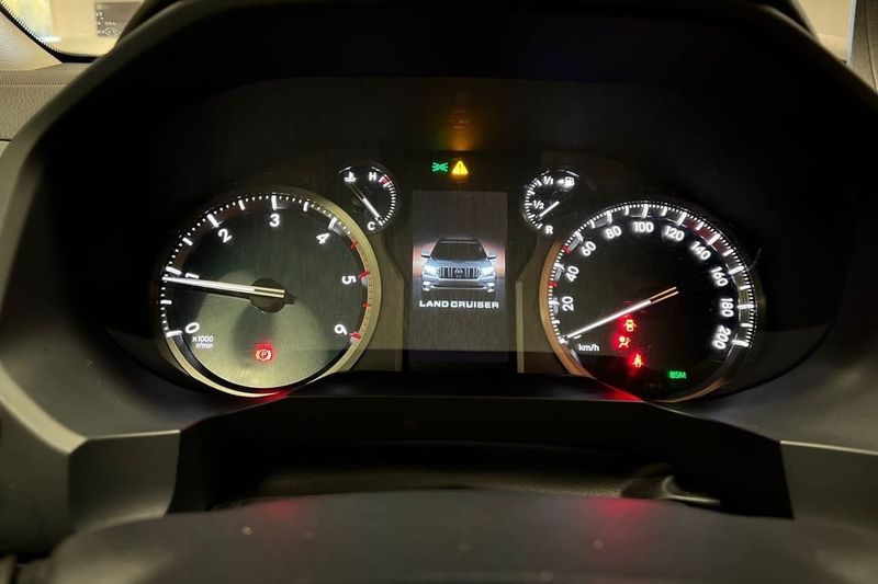 Toyota Land Cruiser bild 16