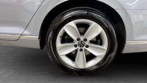 Volkswagen Passat bild 6