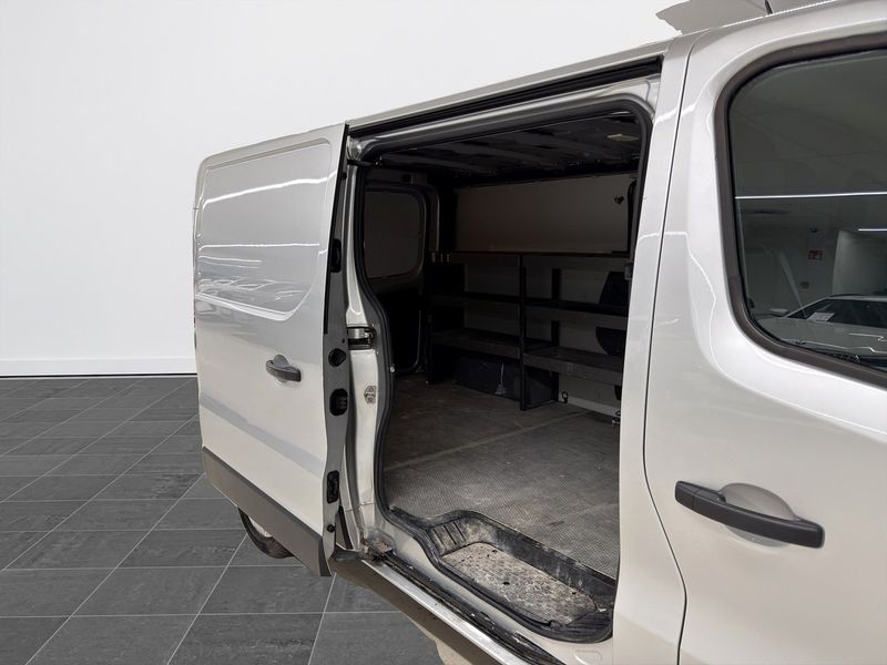 Nissan NV300 bild 6