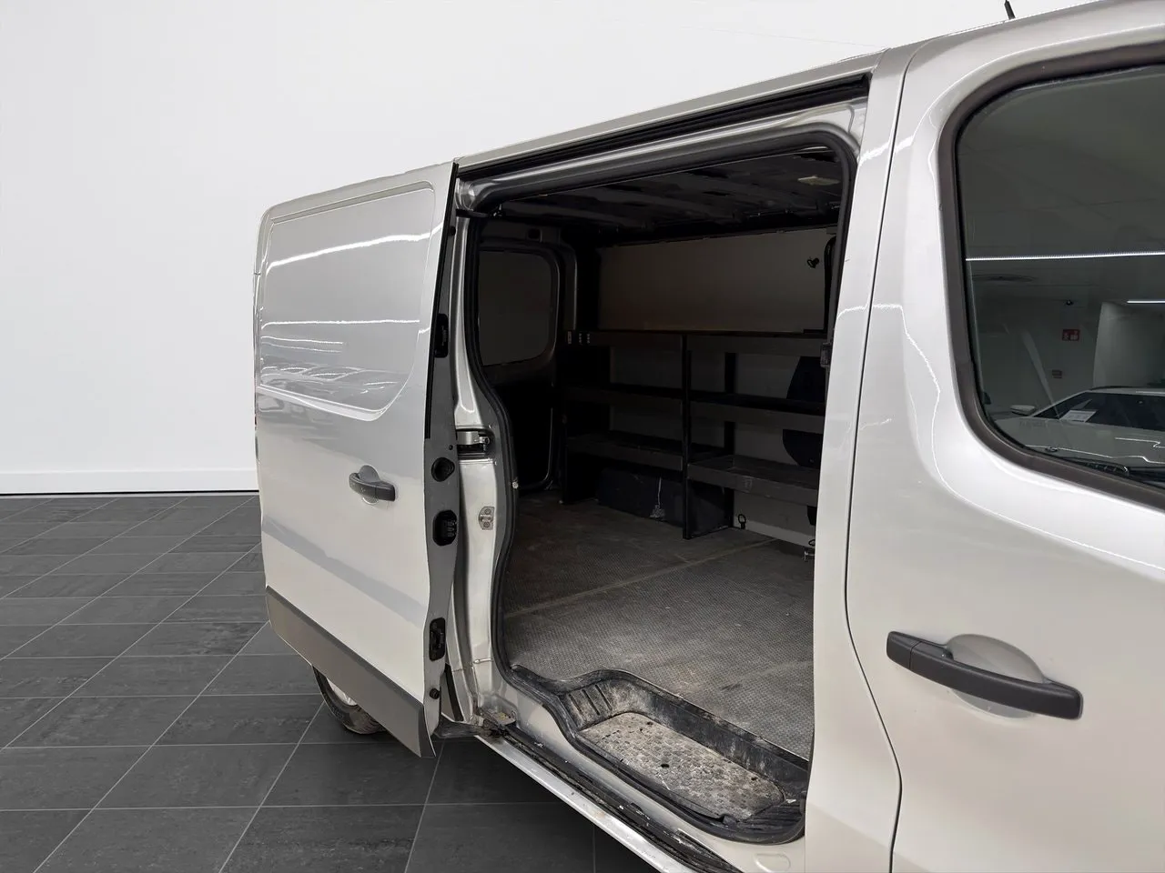Nissan NV300 bild 9