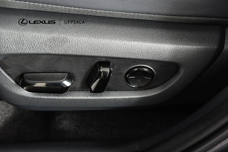 Lexus NX bild 12