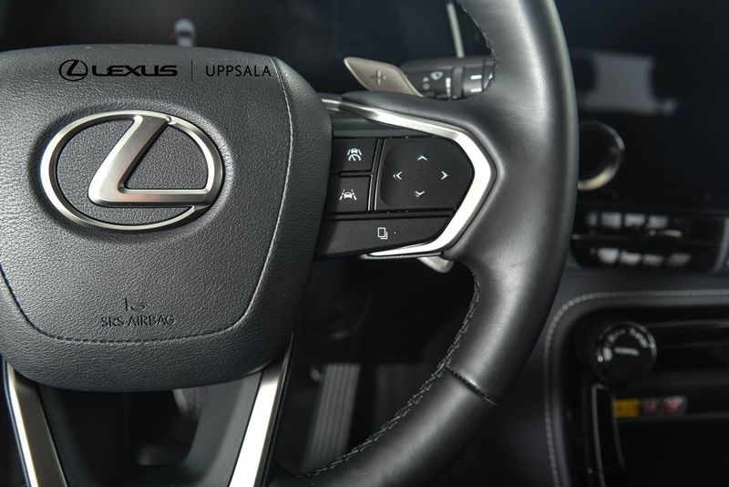 Lexus NX bild 14