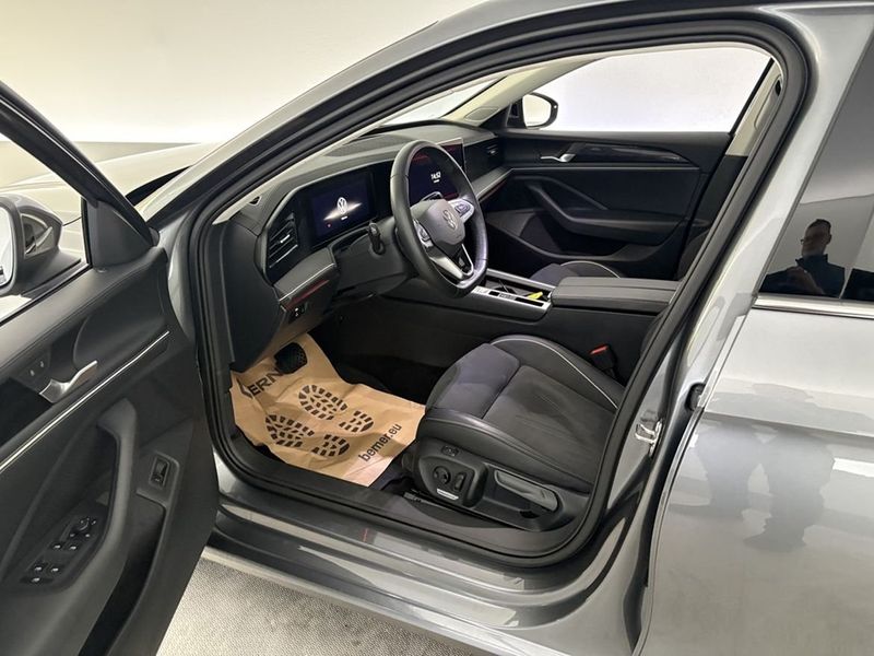 Volkswagen Passat bild 8