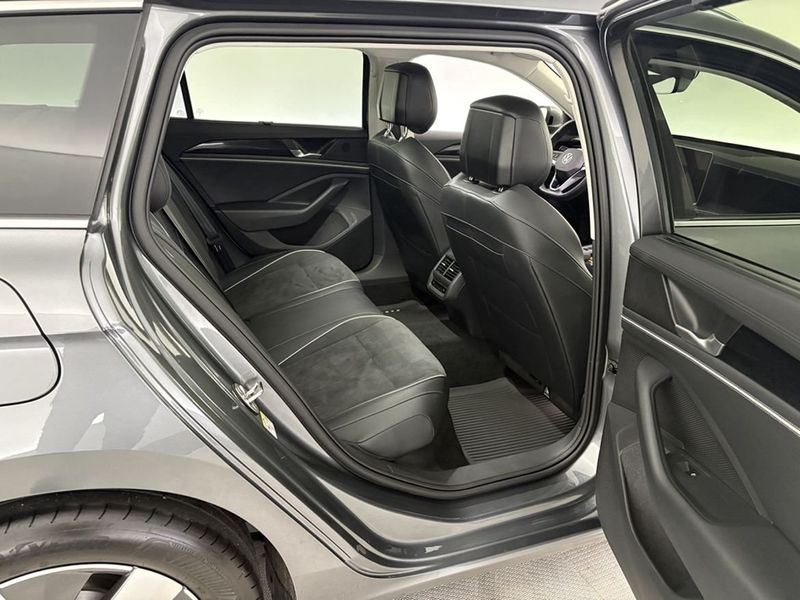 Volkswagen Passat bild 13