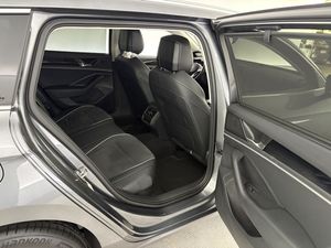 Volkswagen Passat bild 13