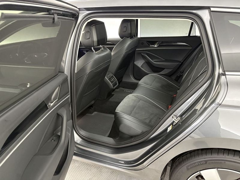 Volkswagen Passat bild 9