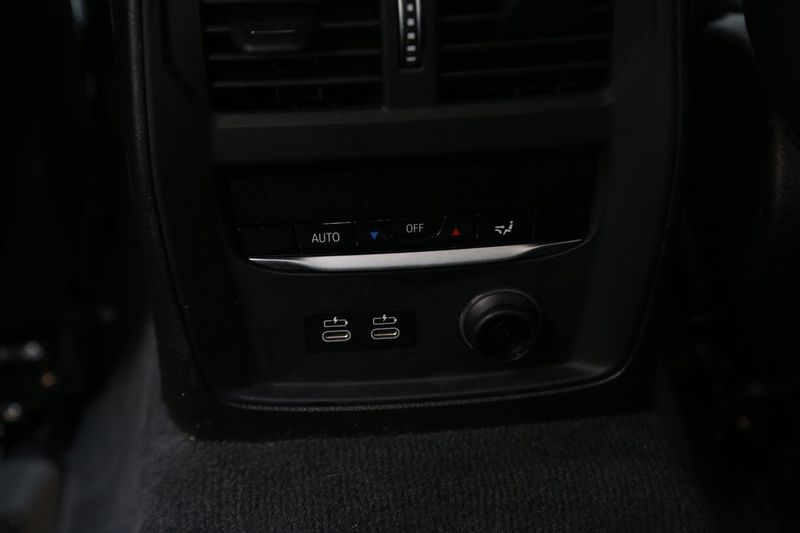 BMW 320 bild 16