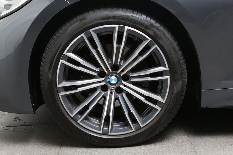 BMW 320 bild 7