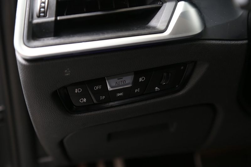 BMW 320 bild 19