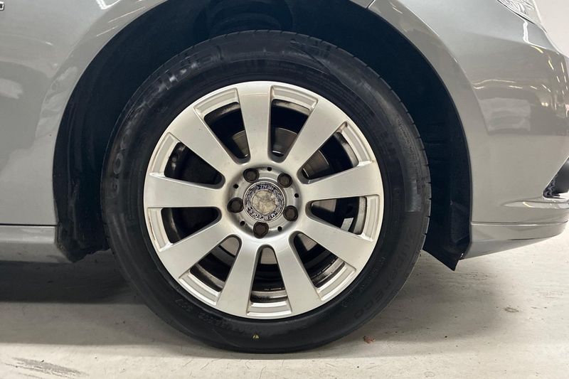 Mercedes E220 bild 11