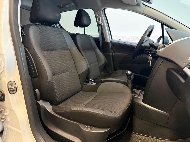 Peugeot 207 bild 3