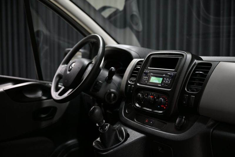 Renault Trafic bild 26