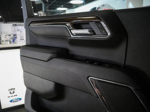 Chevrolet Silverado bild 14