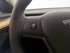 Tesla Model 3 bild 15