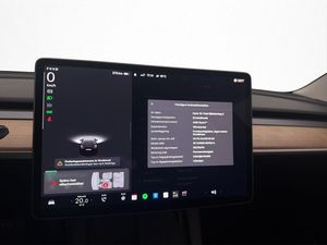 Tesla Model 3 bild 18