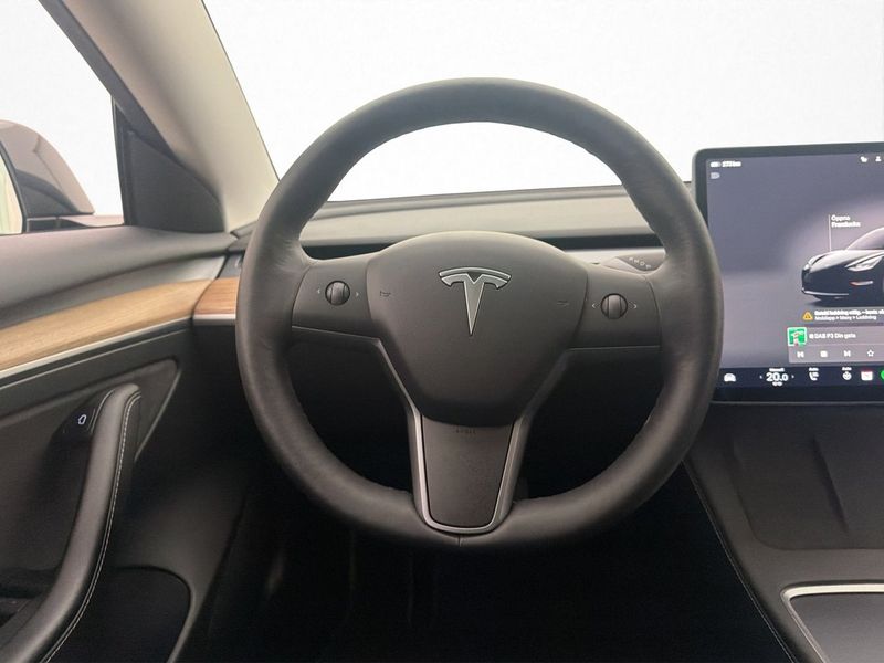 Tesla Model 3 bild 14