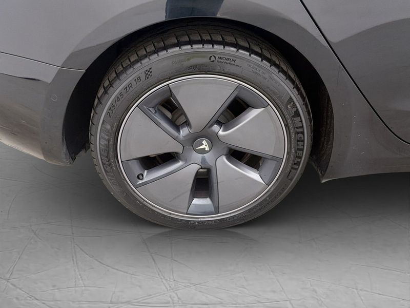 Tesla Model 3 bild 31