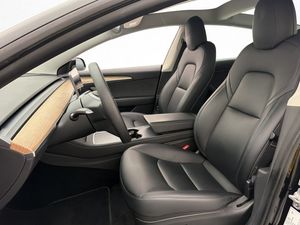 Tesla Model 3 bild 11