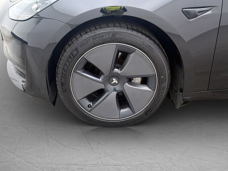 Tesla Model 3 bild 29