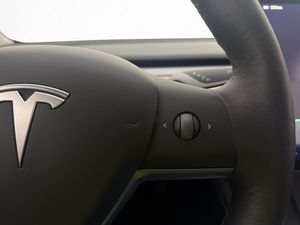 Tesla Model 3 bild 16