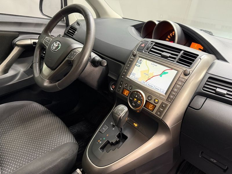 Toyota Verso bild 17