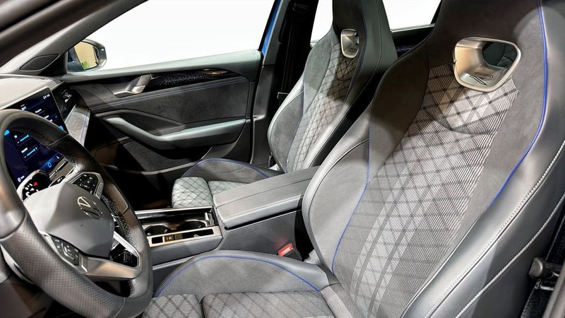 Volkswagen Passat bild 8