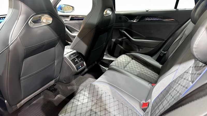 Volkswagen Passat bild 12
