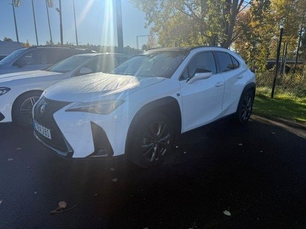Lexus UX 250h CVT hybrid F Sport. Adaptiv farthållare, Carplay - 2023