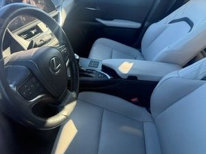 Lexus UX bild 3