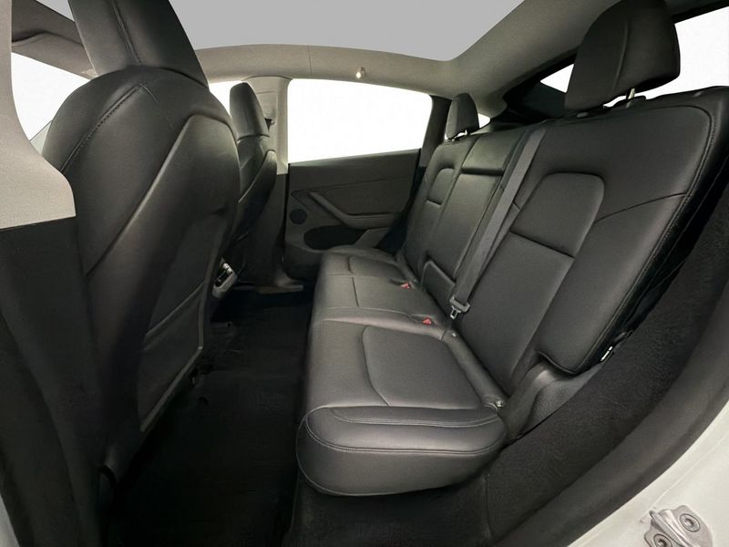 Tesla Model Y bild 28