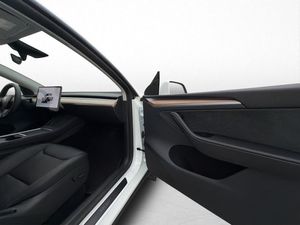 Tesla Model Y bild 27